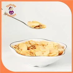 Dehydrovaný česnek nakrájený na plátky